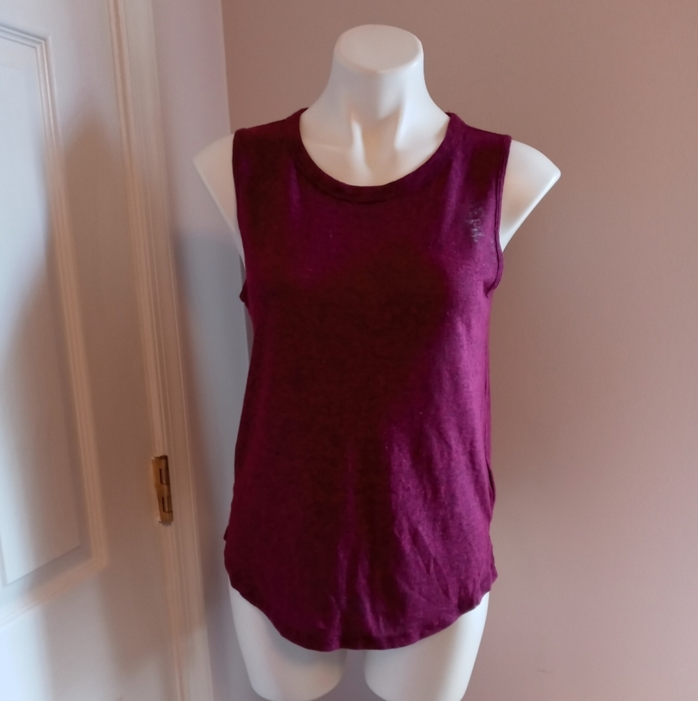 Old Navy burgundy‎ tank top